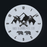 Horloge Ronde Woodland Bears Nouveau Cabine<br><div class="desc">Bois rustique porte bleu jeunes mariés mariage horloge murale. Parfait pour un thème rustique,  votre première maison ou décor cabine. Un type manuscrit original avec vos noms et date mariage.</div>