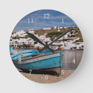 Horloge Ronde Zone portuaire avec bateaux de pêche grecs