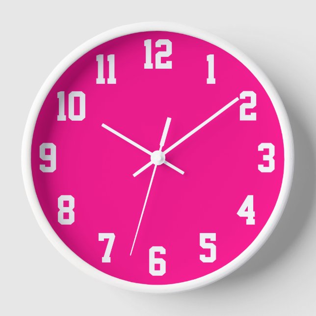 Horloge Rose chaud avec des numéros de sports blancs (Recto)