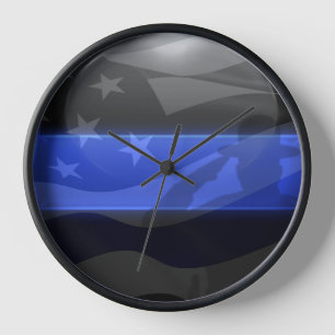 Horloge Salut au drapeau de policier de la fine ligne bleu