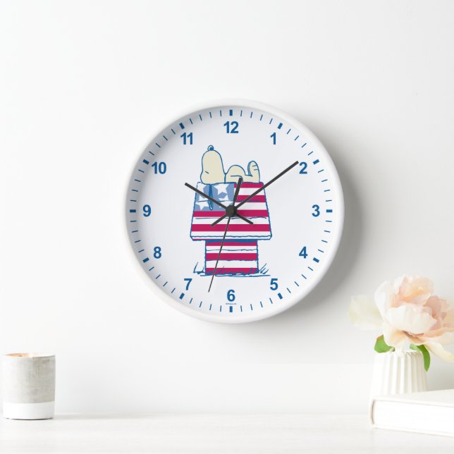 Horloge Snoopy sur 4 juillet Dog House (Maison)
