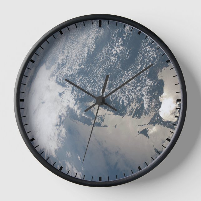Horloge Soleil Sur Les Eaux De La Terre. (Recto)