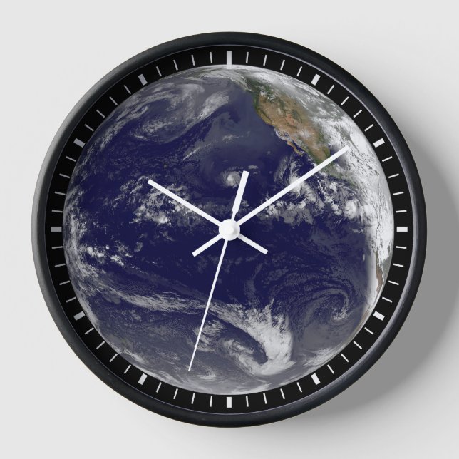 Horloge Terre Avec Trois Cyclones Tropicaux Dans Le Pacifi (Recto)