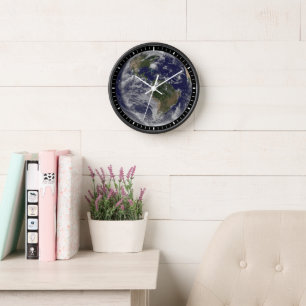 Horloge Terre Pleine Avec L'Ouragan Irène Sur La Côte Est.