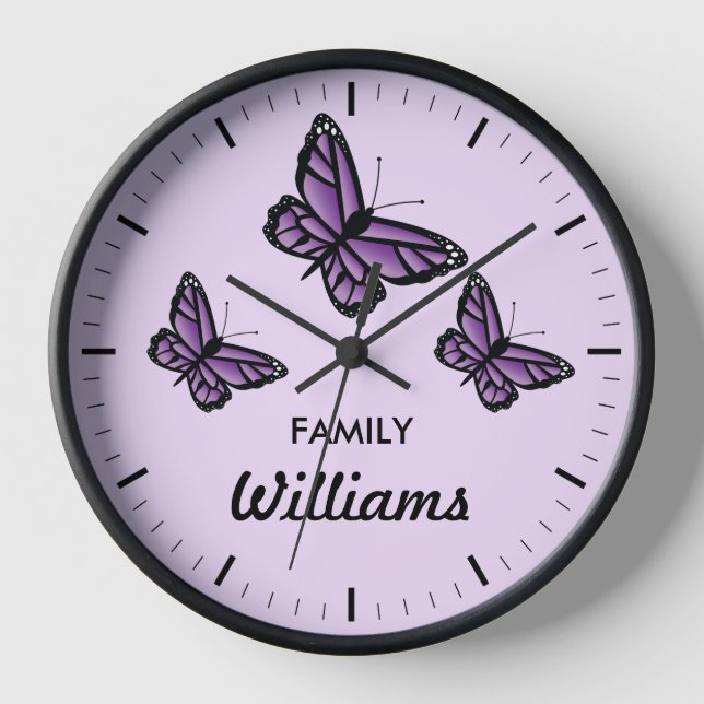 Horloge Trois Papillons Violets Avec Nom De Famille (Recto)