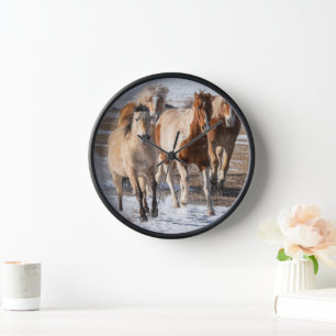 Horloge Troupeau de Chevaux de race mixte courant dans la