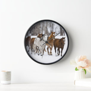 Horloge Un Pittoresque hivernal de chevaux de course