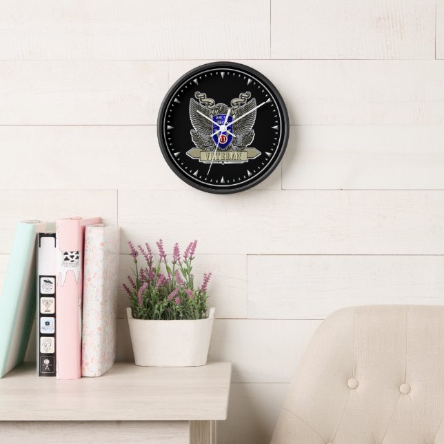 Horloge Vétéran de la 11e division aéroportée  (Salle de lecture)