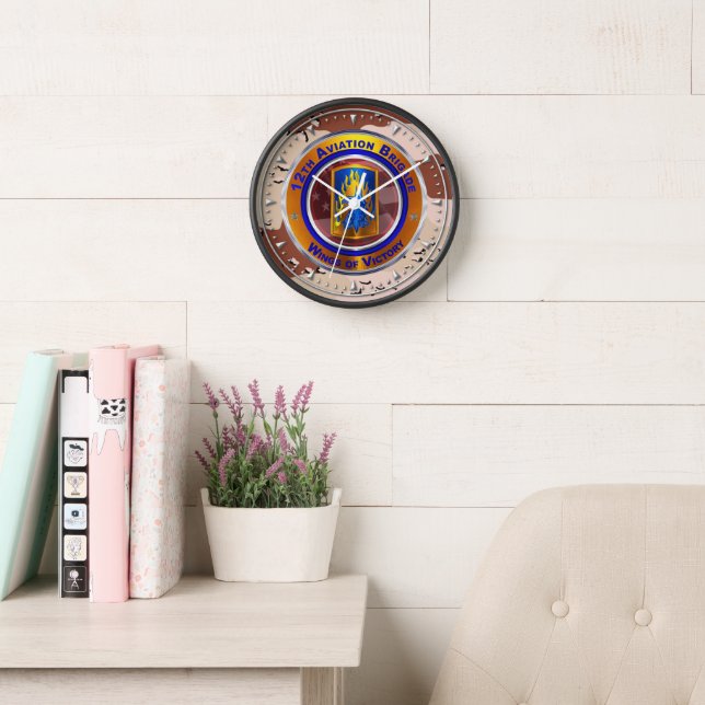 Horloge Vétéran de la 12e brigade d'aviation Tempête du dé (Salle de lecture)