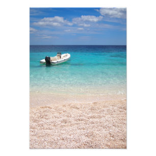 Hors-bord dans la photo bleue de mer