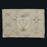 Housse D'oreillers 50e anniversaire du Mariage Diamond Heart Butterfl<br><div class="desc">Vous cherchez le bon 50e anniversaire de mariage coques coussins ? Alors peut-être un beau coeur couleur taupe,  des papillons de coeur métallique 3D,  et le graphique en diamant sera juste la chose à leur donner LES DEUX!</div>