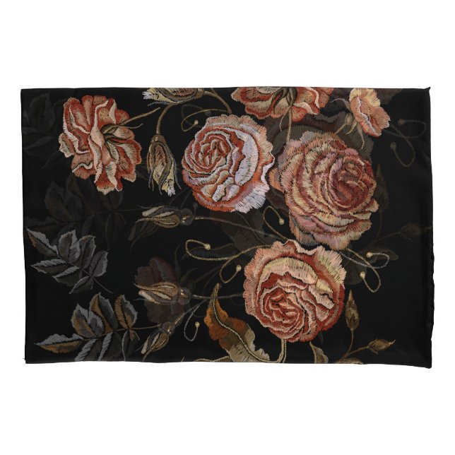 Housse D'oreillers Broderie vintage : roses sur noir. (devant)