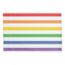 Caisse de coussin barrée par arc-en-ciel