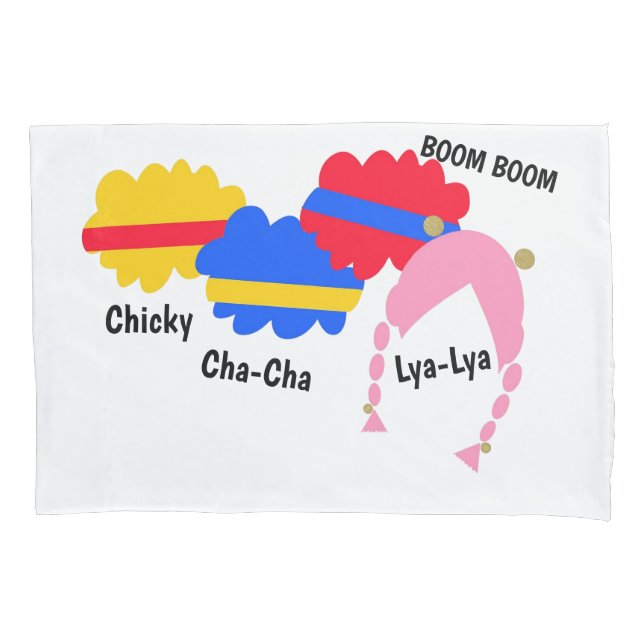 Housse D'oreillers Chicky, Cha-Cha, Boom-Boom, Lya-Lya (devant)