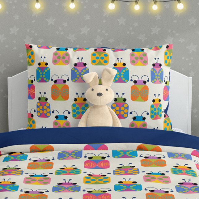 Housse D'oreillers Cute Ladybug Pattern on Cream (Créateur téléchargé)