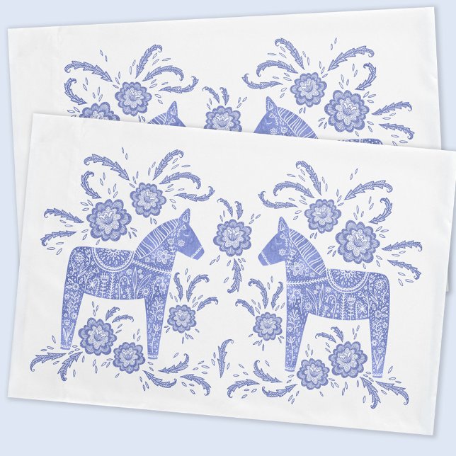 Housse D'oreillers Dala suédois Horse Indigo bleu et blanc (Swedish Dala Horse folk art blue and white pillow cases)