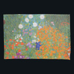 Housse D'oreillers Gustav Klimt Fleur Jardin Cottage Nature<br><div class="desc">Un beau tableau de jardin - c'est un tableau classique de Gustav Klimt,  appelé Cottage Garden,  ou Bauergarten,  1907,  qui est un gros plan d'un jardin fleuri,  un tableau floral coloré.</div>