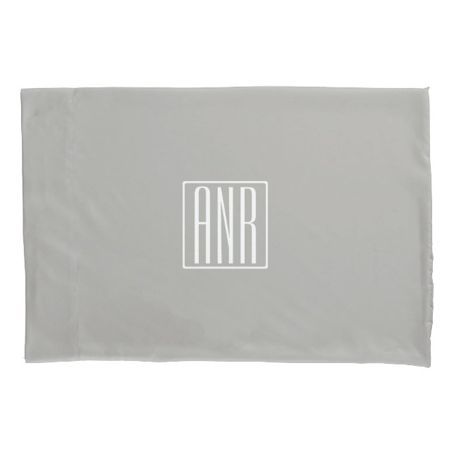 Housse D'oreillers Initiales Monogramme | Blanc Sur Gris Clair (devant)