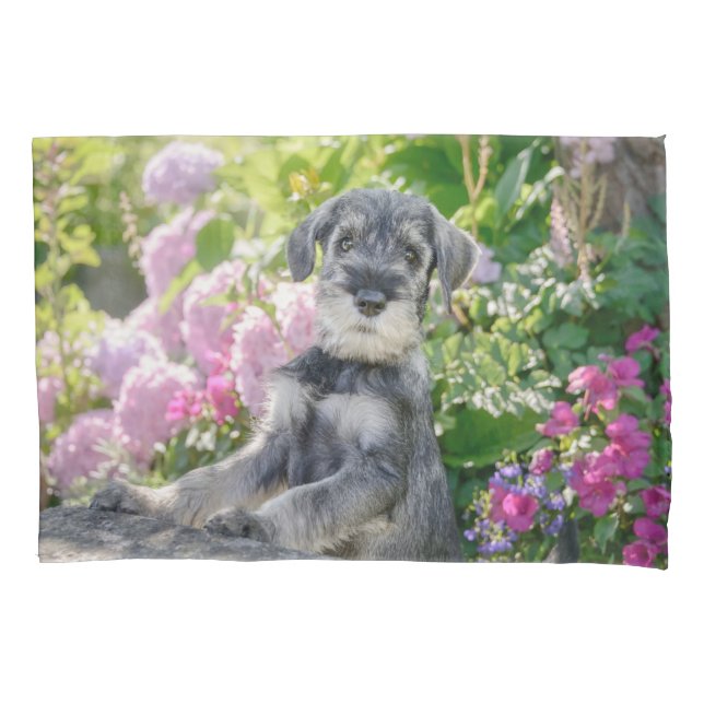 Housse D'oreillers La coquelette Schnauzer dans un jardin fleuri : (devant)