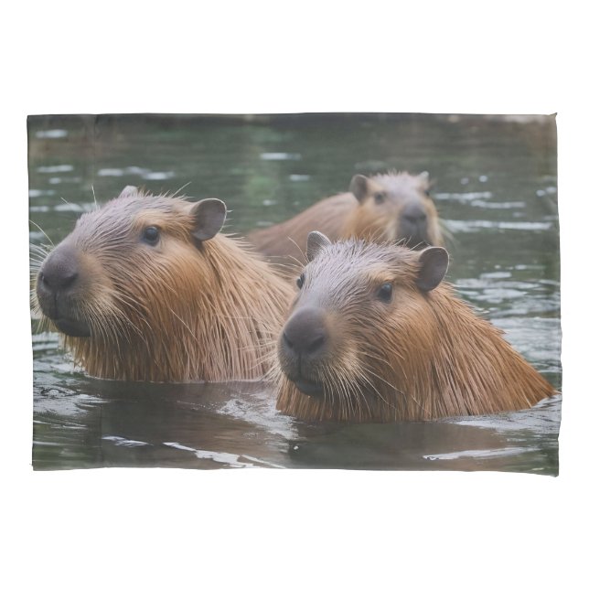 Housse D'oreillers Les capybaras nagent dans la rivière,  (devant-gauche)