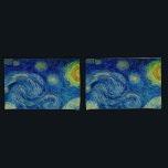 Housse D'oreillers Literie De Nuit Van Gogh Starry<br><div class="desc">L'oeuvre d'art de Vincent Van Gogh - "La nuit étoilée" est présentée sur ces taies d'oreillers (voir couverture couette correspondante). Un ciel nocturne si vivant avec de somptueux tourbillons ! **Consultez les produits associés à ce design dans notre boutique et découvrez d'autres options extraordinaires avec cette merveilleuse image :https://www.zazzle.com/collections/arty_gifts_for_the_van_gogh_fan_in_your_life-119079521028472120?rf=238919973384052768</div>