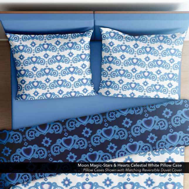 Housse D'oreillers Lune Magie Étoiles Coeurs Céleste Blanc (Moon Magic–Stars & Hearts White Pillow Case–Shown with the Matching Reversible Duvet Cover.)