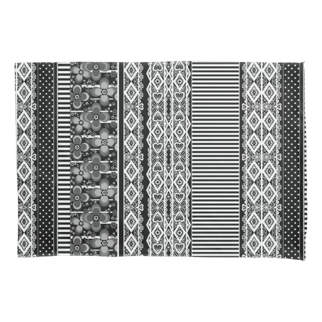 Housse D'oreillers Motif noir et blanc avec dentelle et patchwork (devant)