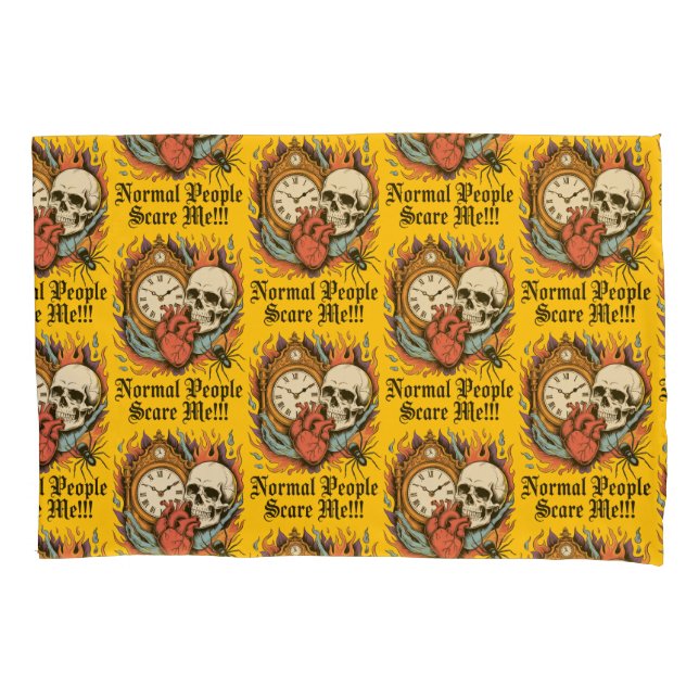 Housse D'oreillers Normal People Scare Me (devant)