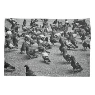 Housse D'oreillers Photographie noir et blanc de nombreux pigeons