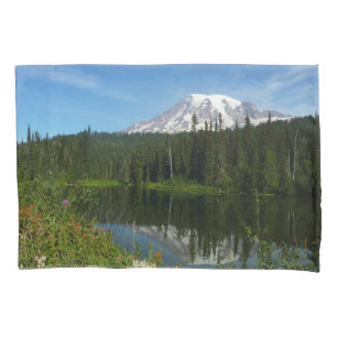 Housse D'oreillers Reflet du lac du mont Rainier avec des fleurs sauv