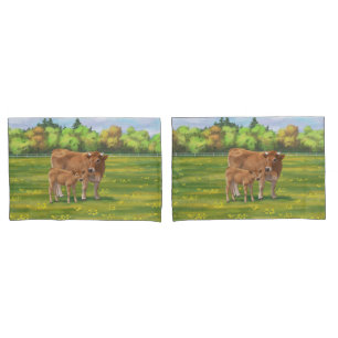 Housse D'oreillers Vache d'Aubrac et veau mignon dans le pâturage de 