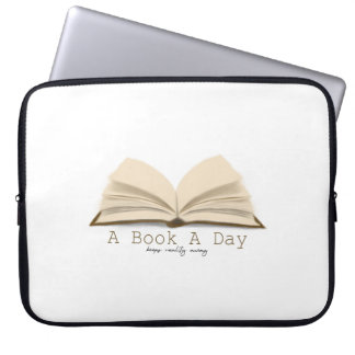 Housse Pour Ordinateur Portable A Book A Day: Keeps Reality Away Electronics Bag