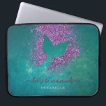 Housse Pour Ordinateur Portable Ajouter un nom à la queue de sirène personnalisée<br><div class="desc">Une silhouette de queue de sirène de parties scintillant violette dressée contre l'océan. . . le cadeau parfait pour la fille (ou la femme !) amoureuse des sirènes.</div>