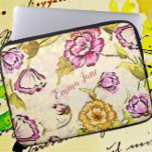 Housse Pour Ordinateur Portable Aquarelle et encre vintage japonaise jolie<br><div class="desc">Design floral japonais vintage originaire d'un magnifique bol de porcelaine. Les jolies fleurs ont un effet d'encre et d'aquarelle, représentées dans les tons clairs et roses foncés, jaune doré et orange. Les feuilles sont sages et vert foncé. L'arrière - plan a un effet d'aquarelle marbré unique, en utilisant du jaune...</div>