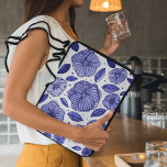 Housse Pour Ordinateur Portable Aquarelle et fleurs d'encre - palette bleue<br><div class="desc">Fleurs et feuilles délicats faits avec des formes aquarelles et des détails encrés. Palette bleue.</div>