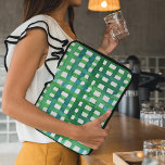 Housse Pour Ordinateur Portable Aquarelle - vert<br><div class="desc">Ce motif d'aquarelle en vichy est une touche moderne sur les chèques classiques. Ce design présente une grille verte dans un style aquarelle pour un look estival et audacieux.</div>