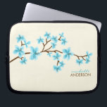 Housse Pour Ordinateur Portable Arbre de fleurs de cerisier d'Aqua<br><div class="desc">La douille personnalisée d'ordinateur portable comporte une belle illustration de vecteur de les fleurs de cerisier ou l'arbre de Sakura. Customisez avec votre nom,  monogramme,  initiales ou texte de votre choix. 
 Mujka</div>