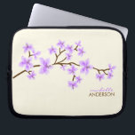 Housse Pour Ordinateur Portable Arbre de fleurs de cerisier de lavande<br><div class="desc">La douille personnalisée d'ordinateur portable comporte une belle illustration de vecteur de les fleurs de cerisier ou l'arbre de Sakura. Customisez avec votre nom,  monogramme,  initiales ou texte de votre choix. 
 Mujka</div>