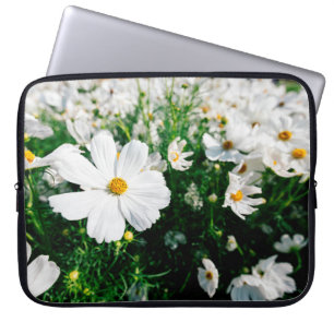 Housse Pour Ordinateur Portable Belle fleurs de cosmos blanc fleurissant dans la g