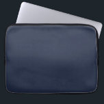 Housse Pour Ordinateur Portable Blebleu marine<br><div class="desc">Cette couleur sombre de la couleur la plus populaire au monde s'appelait autrefois bleu marine et est utilisée par la marine britannique depuis le XVIIIe siècle. Le bleu marine représente la confiance et la stabilité et est moins attentif que les tons bleus plus clairs. Le bleu marine est conservateur et...</div>
