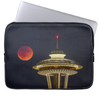 Blood Moon | Aiguille spatiale de Seattle
