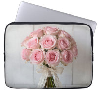 Bouquet de roses roses perles en dentelle romantiq