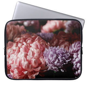 Housse Pour Ordinateur Portable Bouquet rose avec fleurs mauve d'aster dans la lum