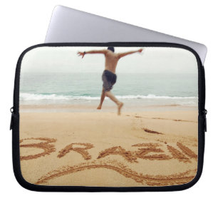 Housse Pour Ordinateur Portable BRÉSIL. Homme torse nu portant un maillot de bain
