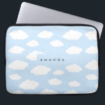 Housse Pour Ordinateur Portable Cadeaux Monogramme Cute Girl Blue Cloud personnali<br><div class="desc">Cadeaux Monogramme Cute Girly Blue Cloud personnalisés. Les nuages sont principalement dans les tons doux de blanc avec des accents subtils de blues pastel. Les nuages sont moelleux et arrondis, avec des tailles variées pour créer un look naturel et dispersé. Chaque nuage est entouré d'une teinte délicate, légèrement plus foncée,...</div>