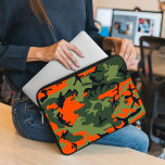 Housse Pour Ordinateur Portable Camouflage orange et vert, Militaire, Armée<br><div class="desc">Motif camouflage élégant,  élégant et sophistiqué dans les couleurs orange et verte. Un cadeau moderne et branché,  parfait pour les amoureux militaires de votre vie.</div>
