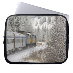Housse Pour Ordinateur Portable Canada, Alberta. Train de neige de VIA Rail entre