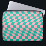Housse Pour Ordinateur Portable Chèque Retro Chèque Retro Pink Motif vert<br><div class="desc">Chèques cool déformés dans des tons bleu pastel et rose pastel. Un design psychédélique rétro qui vous emmène au pays des merveilles. Chariot tordu,  ondulé,  déformé,  chèques déformés,  à damiers déformé manches d'ordinateur portable pour l'élève du dortoir.</div>