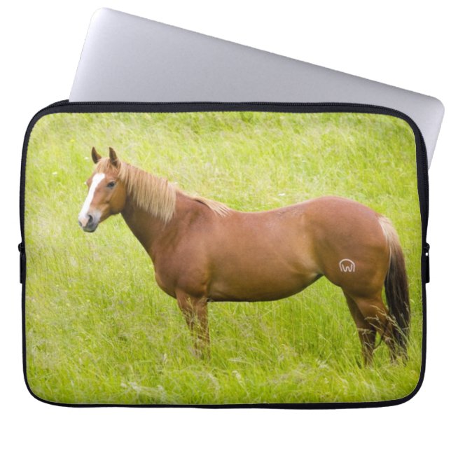 Housse Pour Ordinateur Portable Cheval dans un champ printanier (Devant)