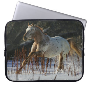Housse Pour Ordinateur Portable Cheval d'Appaloosa fonctionnant dans la neige